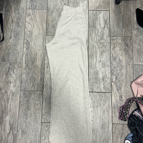 Hollister Light Gray Sweatpants - Picture 2 of 4